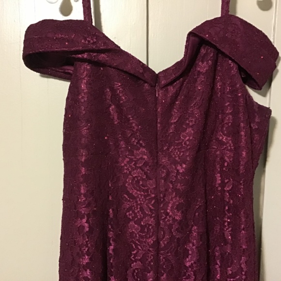 Cold-Shoulder Glitter Lace Mermaid Dress - Picture 5 of 14